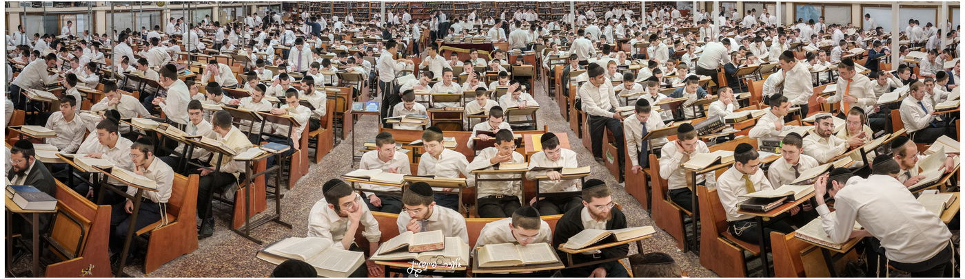 אווירת חג הפורים בבני ברק