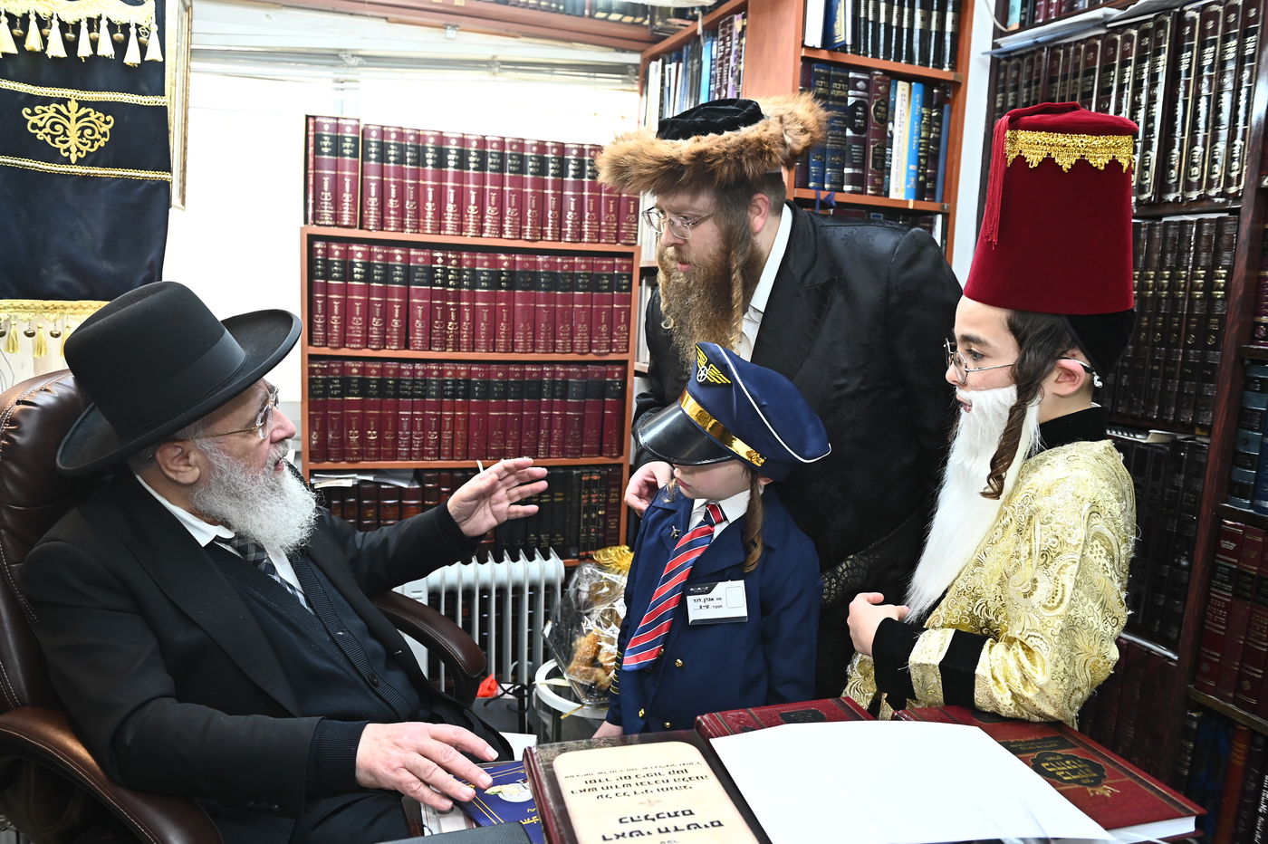 הראשל"צ הגר"י יוסף בפורים