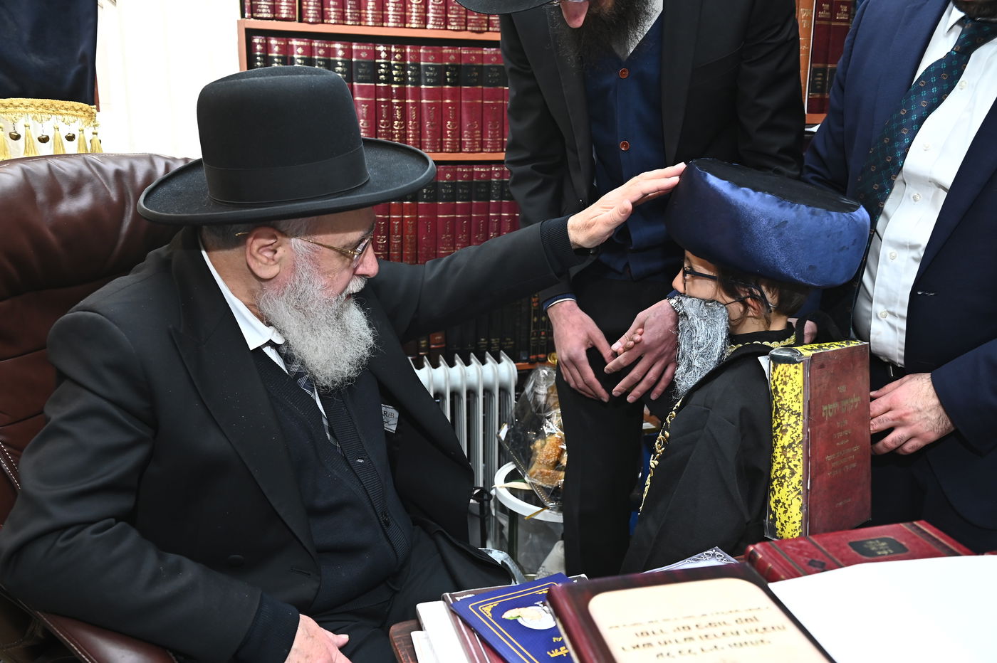 הראשל"צ הגר"י יוסף בפורים