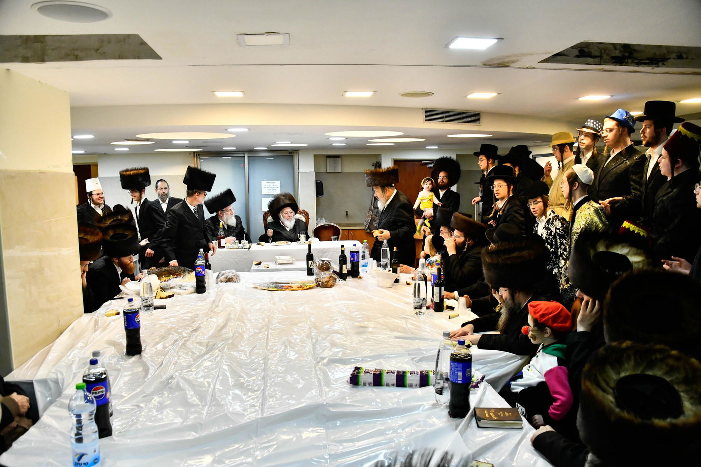 פורים בחצה"ק נאראל