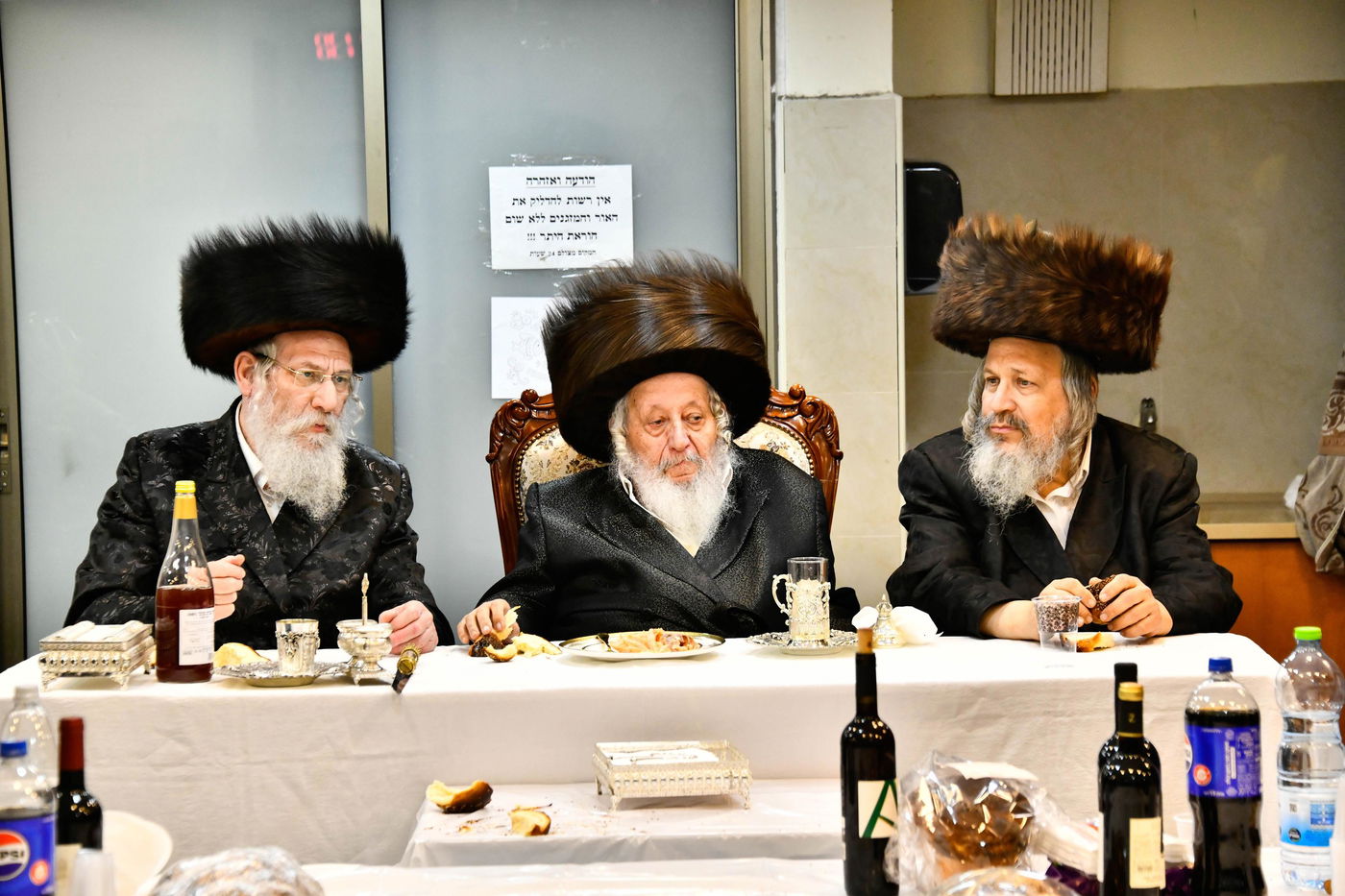 פורים בחצה"ק נאראל