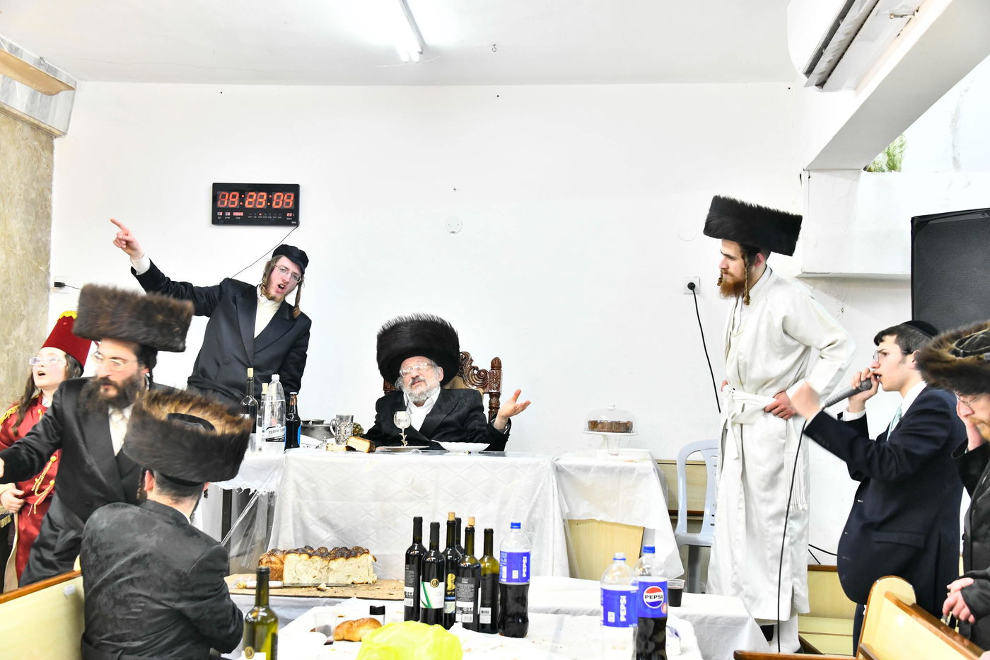 פורים בחצה"ק אנטניא