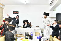 פורים בחצה"ק אנטניא