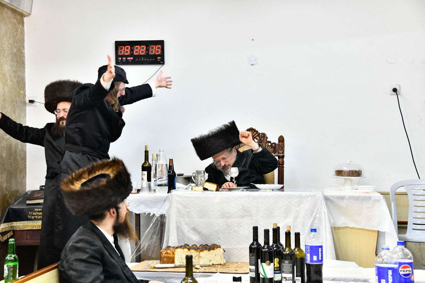 פורים בחצה"ק אנטניא