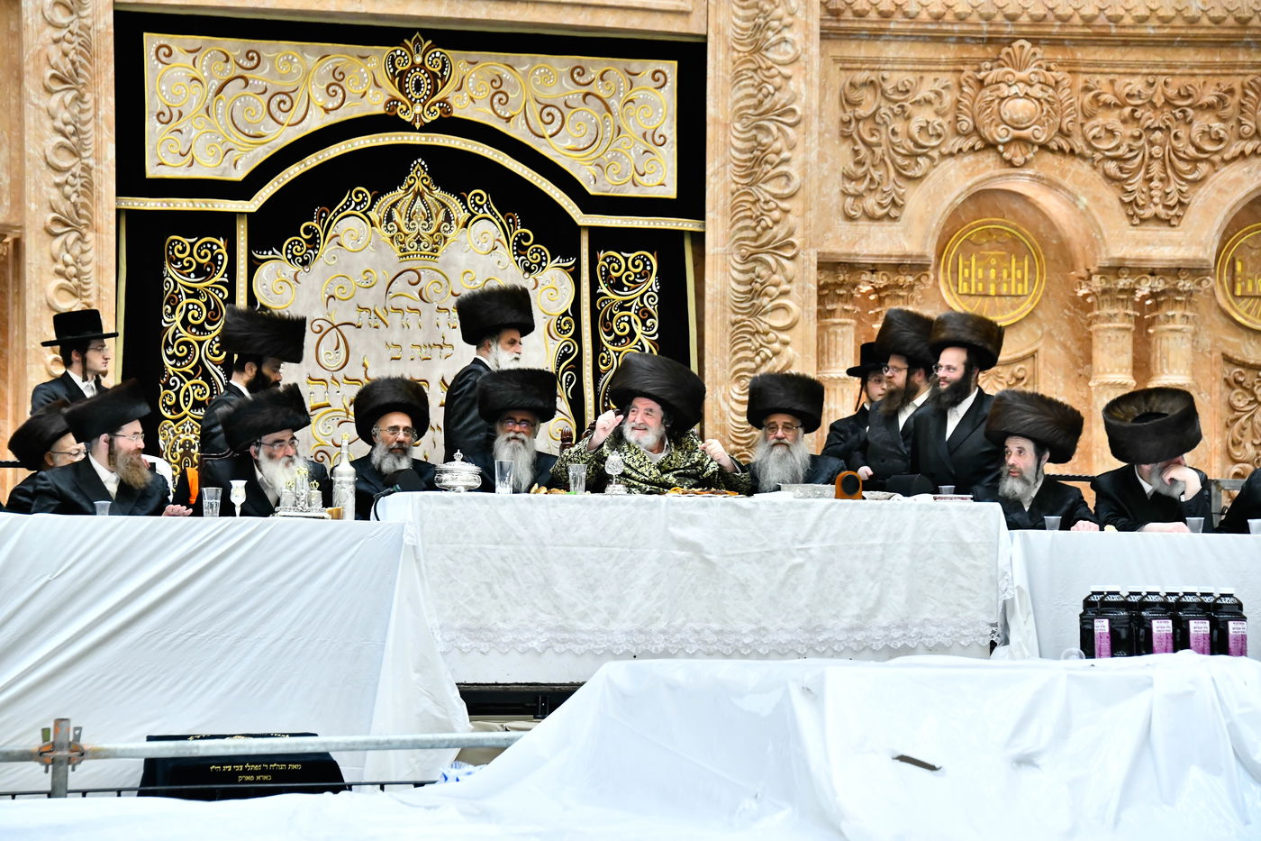 פורים בחצה"ק ויז'ניץ