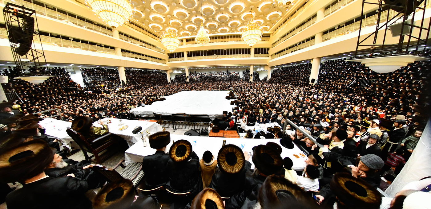 פורים בחצה"ק ויז'ניץ