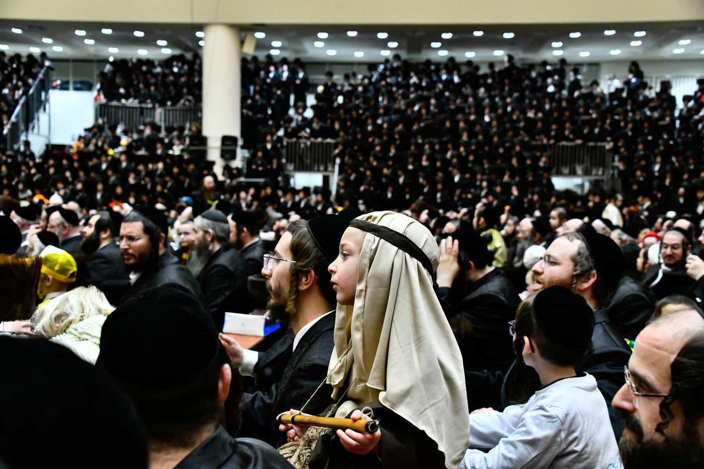 פורים בחצה"ק ויז'ניץ