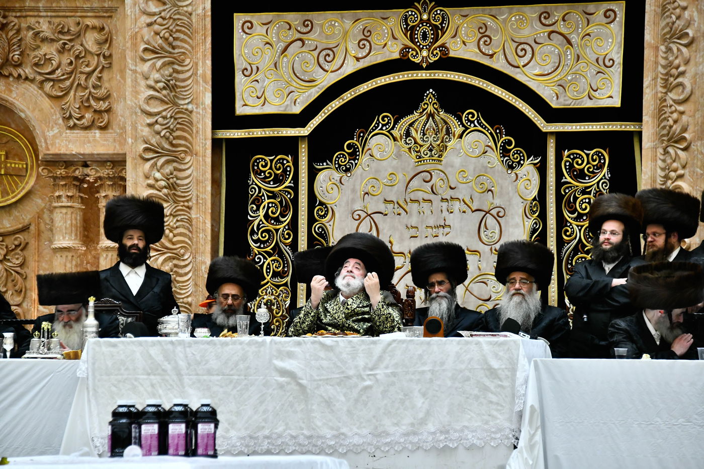 פורים בחצה"ק ויז'ניץ