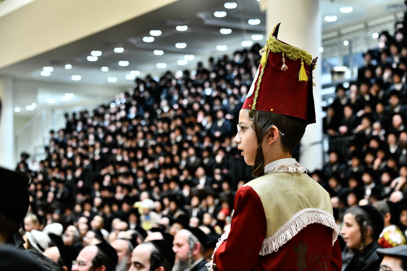 פורים בחצה"ק ויז'ניץ