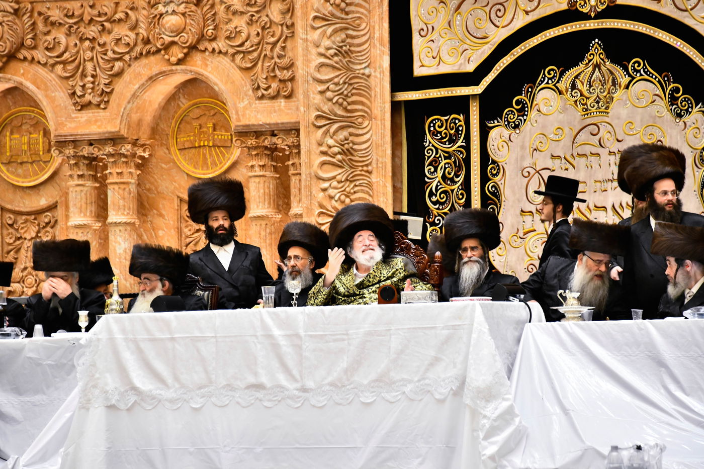 פורים בחצה"ק ויז'ניץ