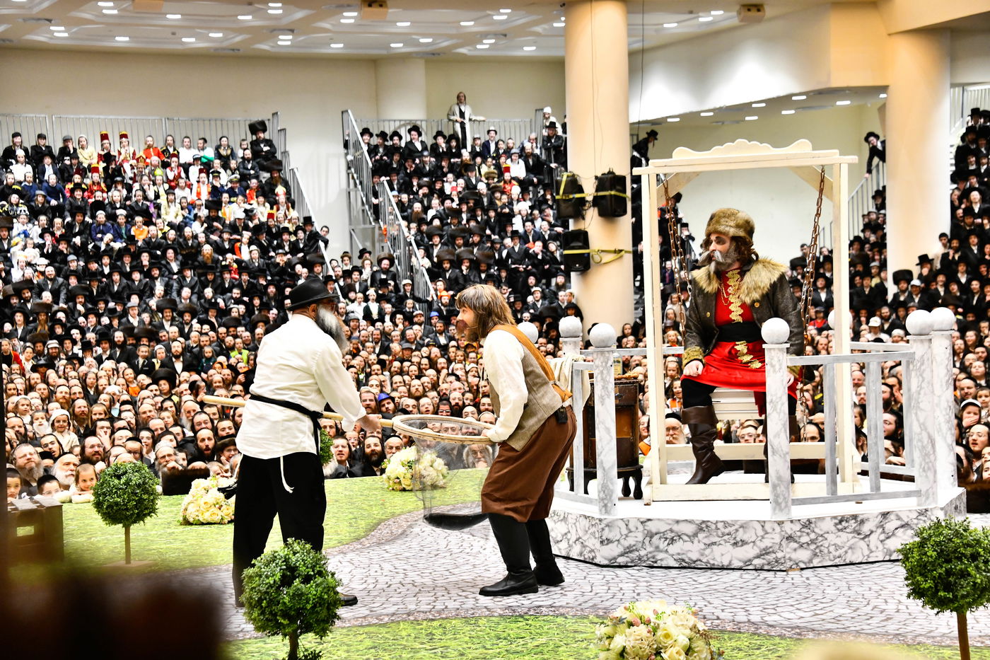 פורים שפיל (הצגה) בחצה"ק ויז'ניץ