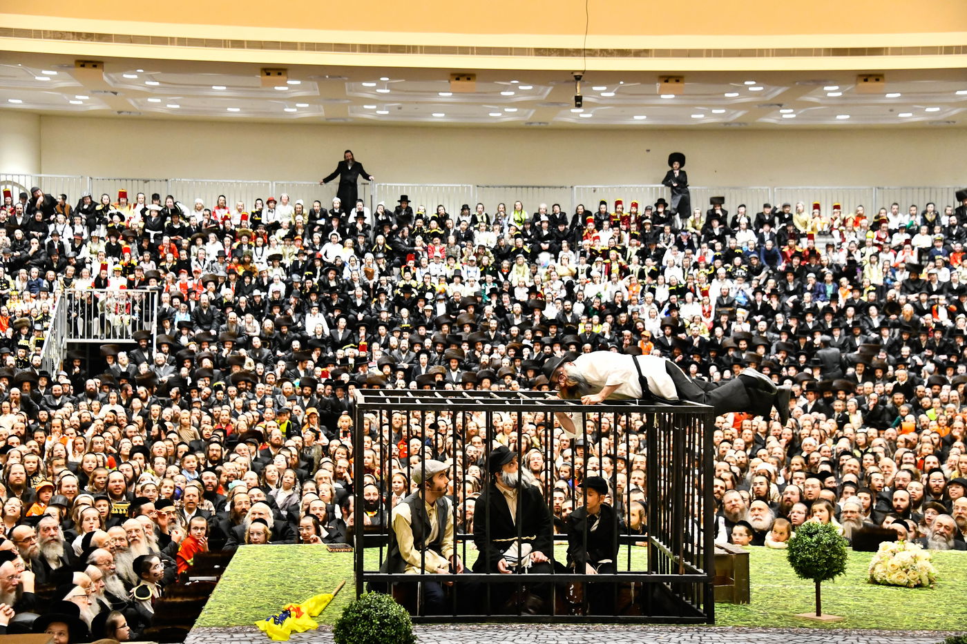 פורים בחצה"ק ויז'ניץ