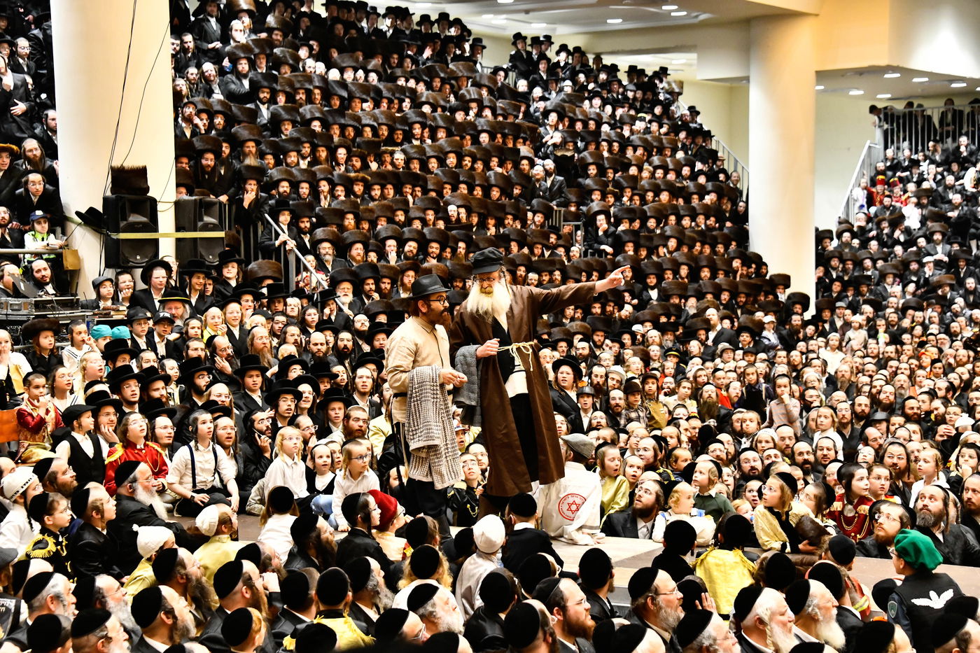 פורים בחצה"ק ויז'ניץ