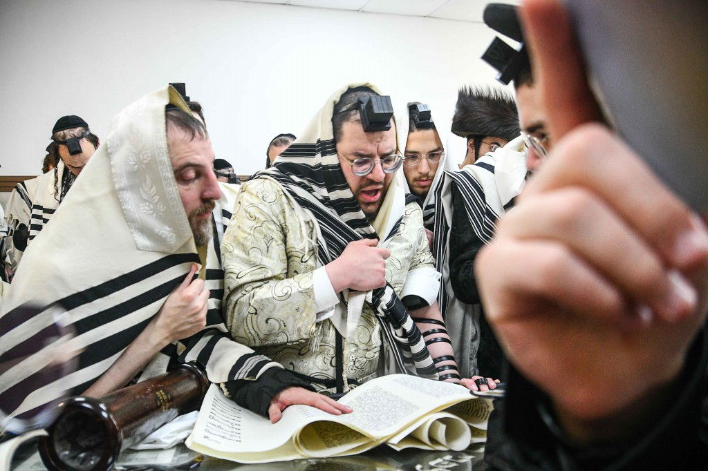 אריה ארליך בקריאת המגילה