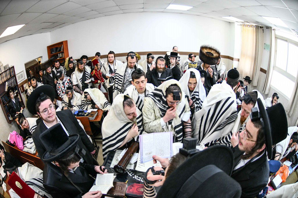 אווירת חג הפורים בביתר עילית