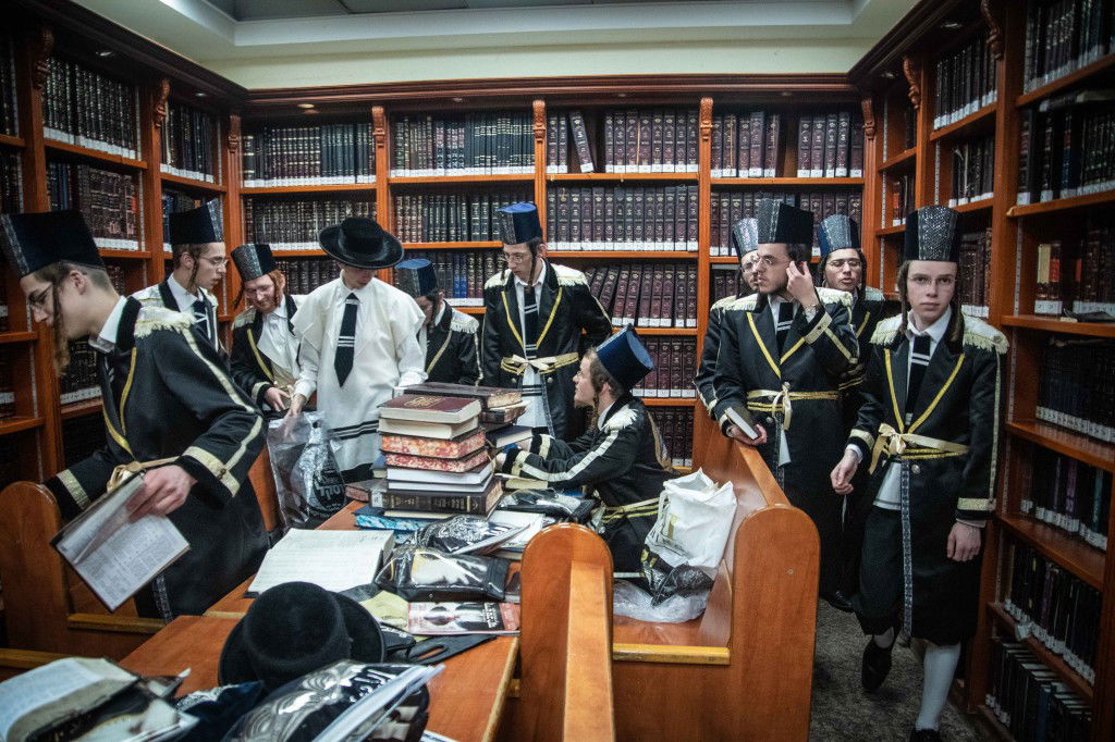 אווירת חג הפורים בביתר עילית