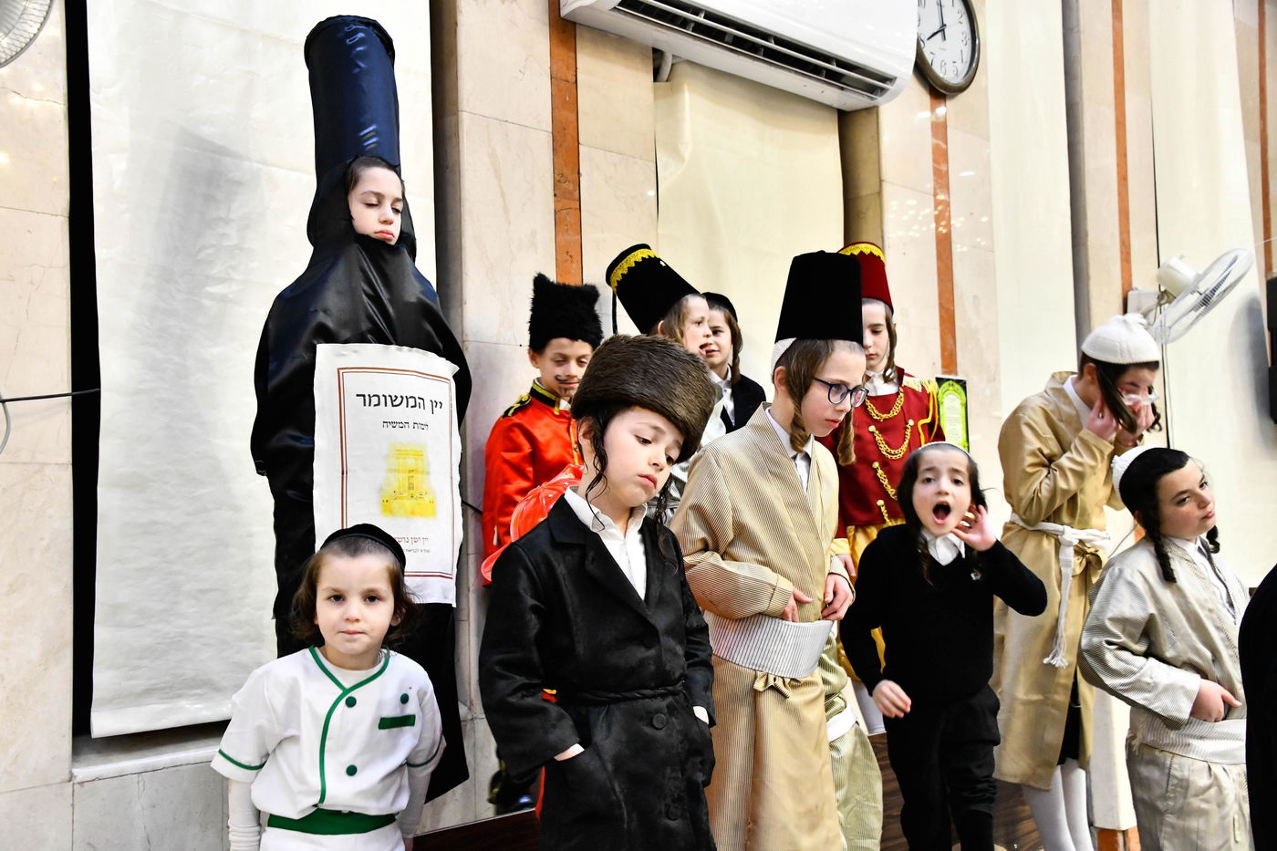 פורים בחצה"ק לעלוב