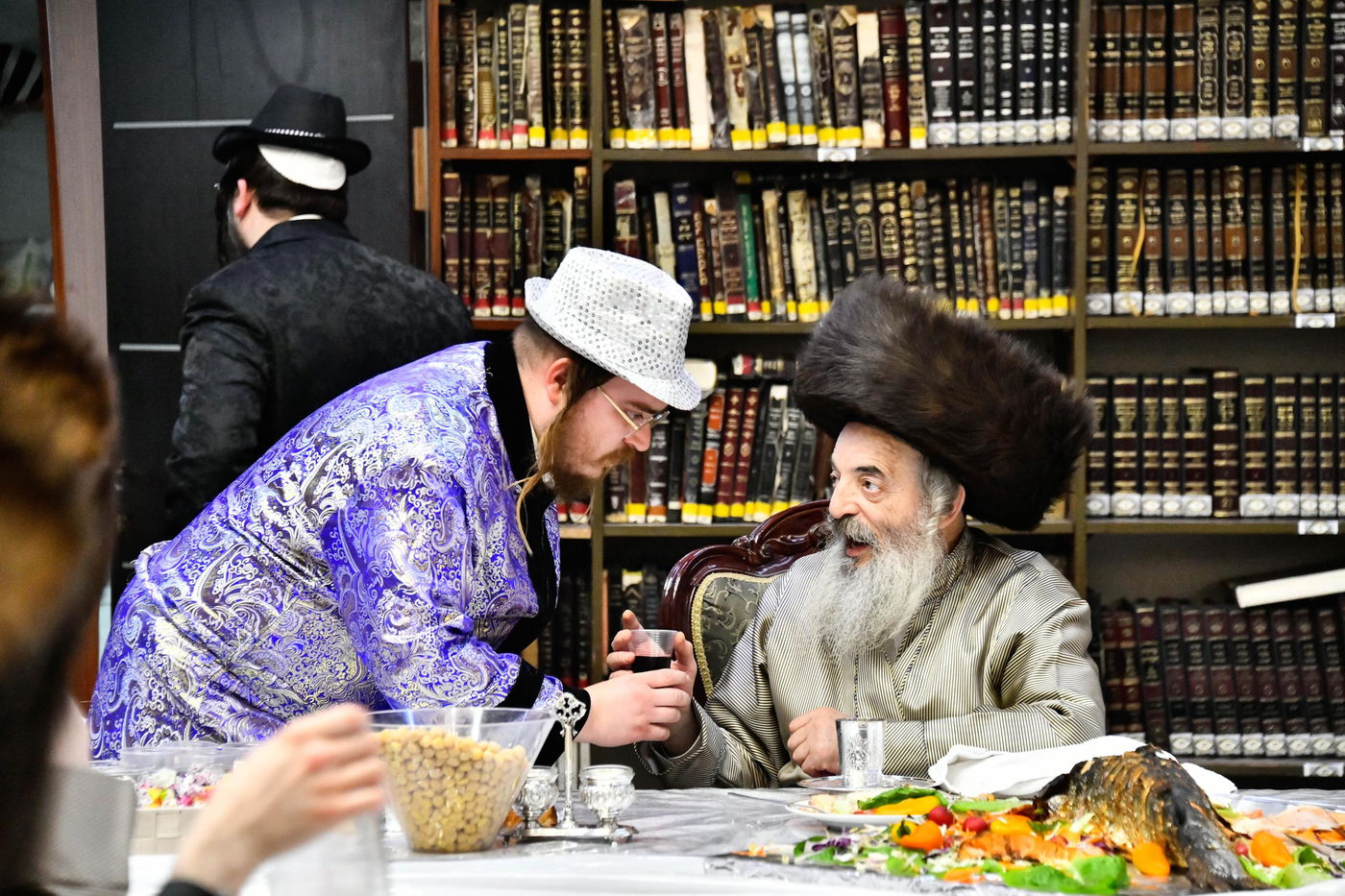 פורים בחצה"ק לעלוב