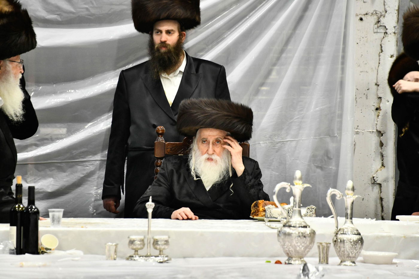 פורים בחצה"ק מכנובקא בעלזא