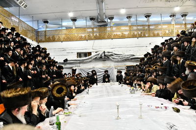 פורים בחצה"ק מכנובקא בעלזא