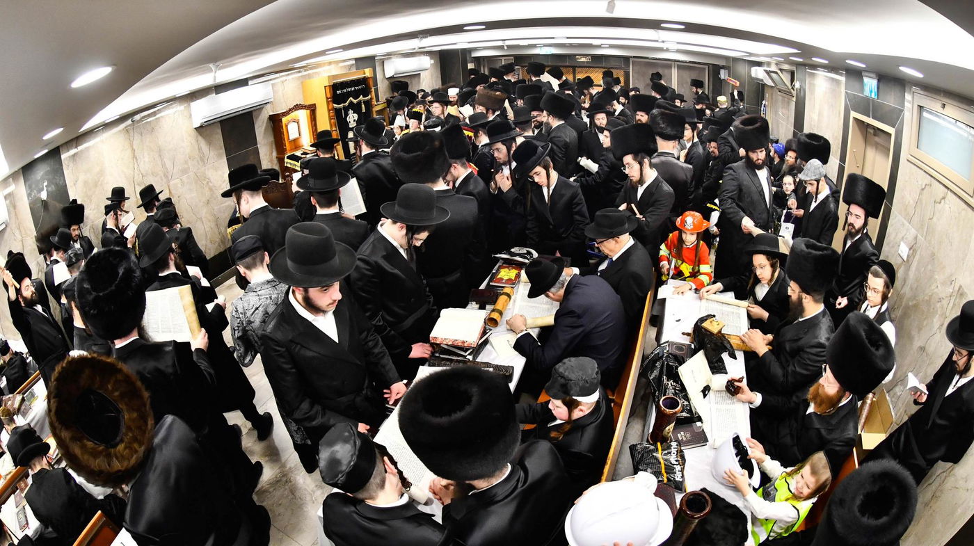 האדמו"ר מאלכסנדר בקריאת המגילה