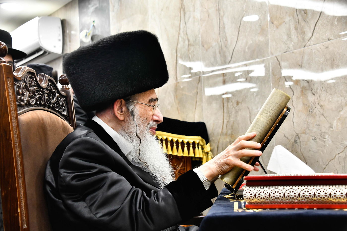 האדמו"ר מאלכסנדר בקריאת המגילה