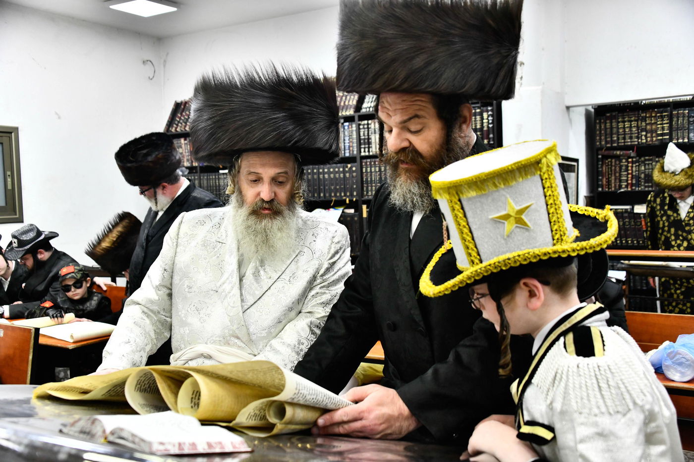 פורים בחצה"ק זוטשקא אמסנא