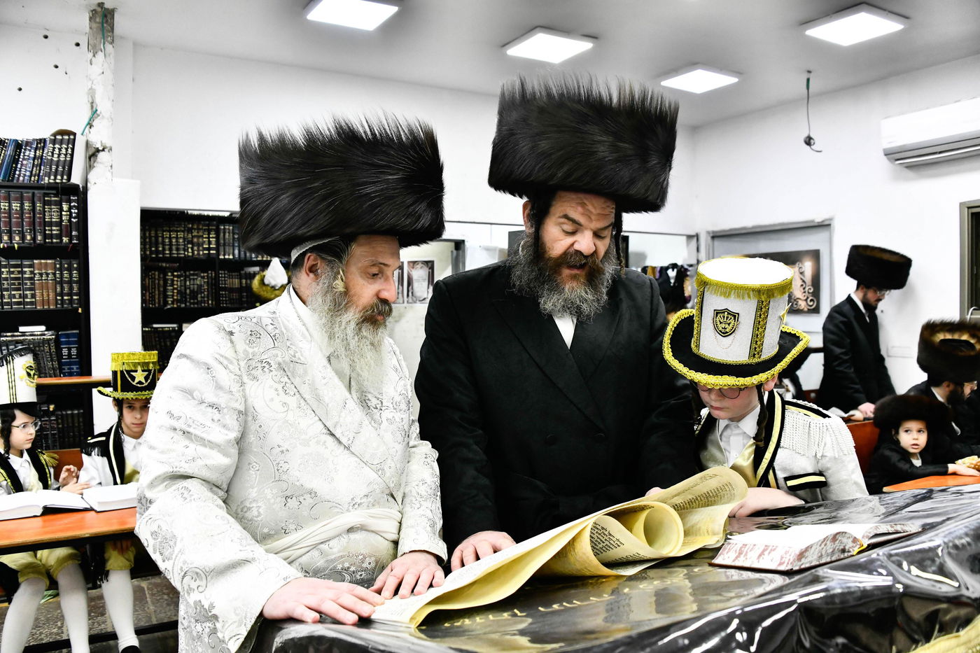 פורים בחצה"ק זוטשקא אמסנא