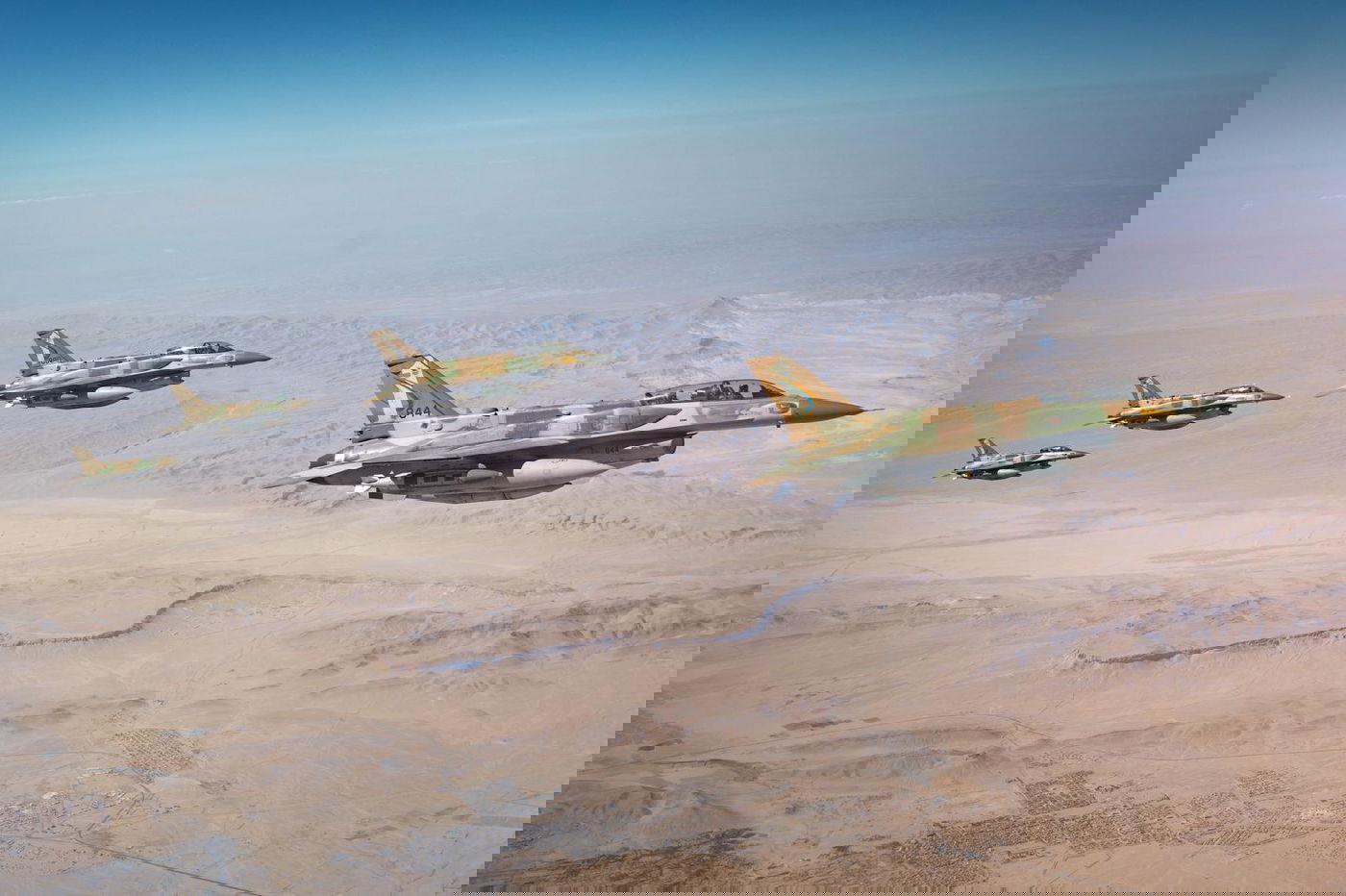 תיעוד ראשון מהאוויר: מטוסי קרב של חיל האוויר בדרכם לתקיפה באיראן