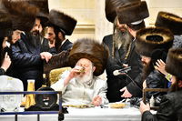 פורים בחצה"ק פרמישלאן