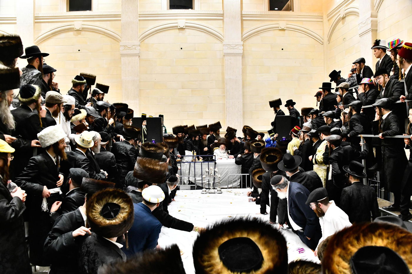 פורים בחצה"ק פרמישלאן