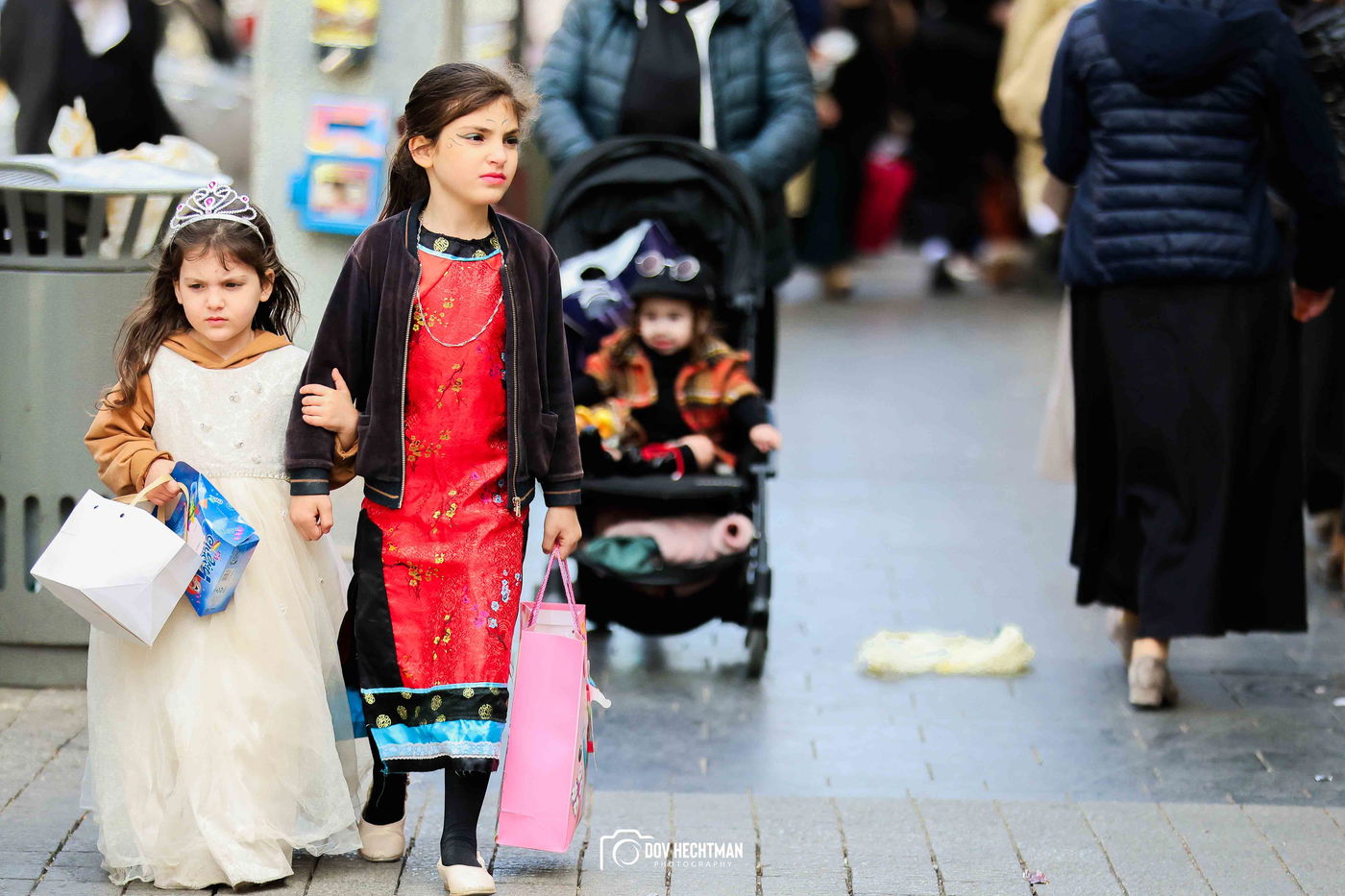 אווירת חג הפורים בירושלים