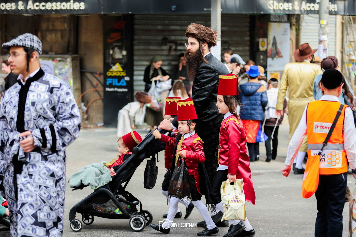 אווירת חג הפורים בירושלים