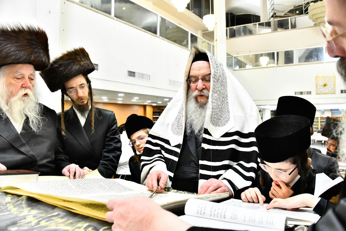 פורים בחצה"ק נדבורנה