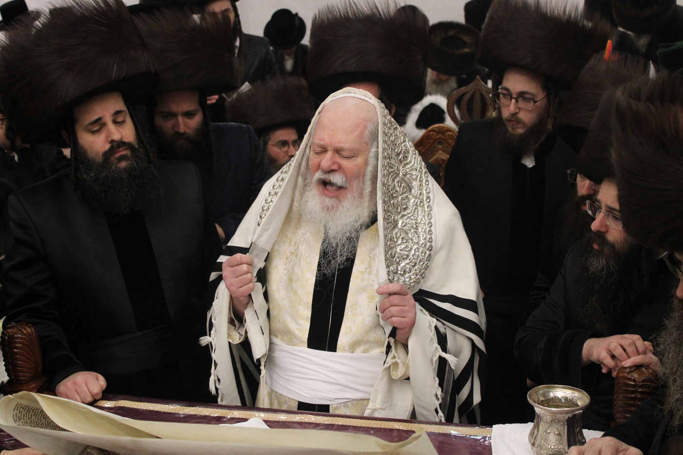 האדמו"ר מפרמישלאן בקריאת המגילה