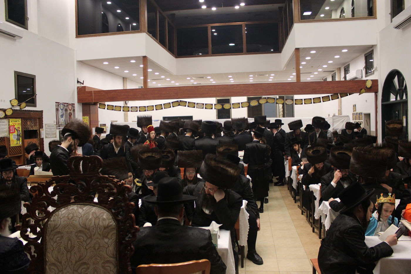 האדמו"ר מפרמישלאן בקריאת המגילה