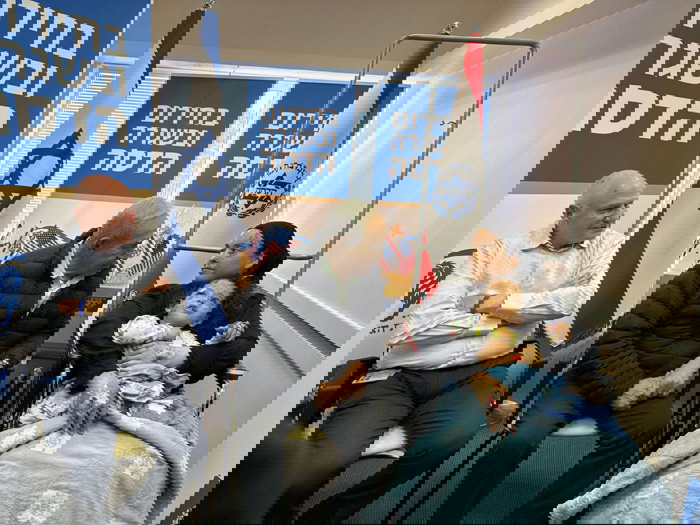 נתניהו עם פנינה כהן ובנה דוד