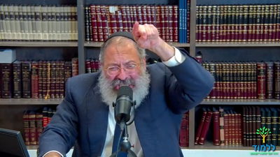 חמינאי הוא המן, אבל האם טראמפ הוא המלך אחשוורוש של היום? | צפו