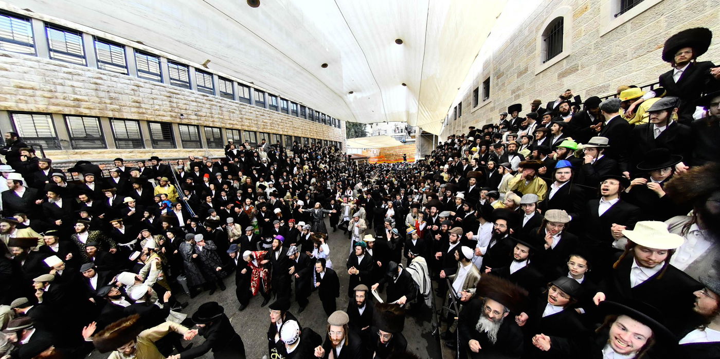 פורים בצל הגה"צ רבי יעקב מאיר שכטר