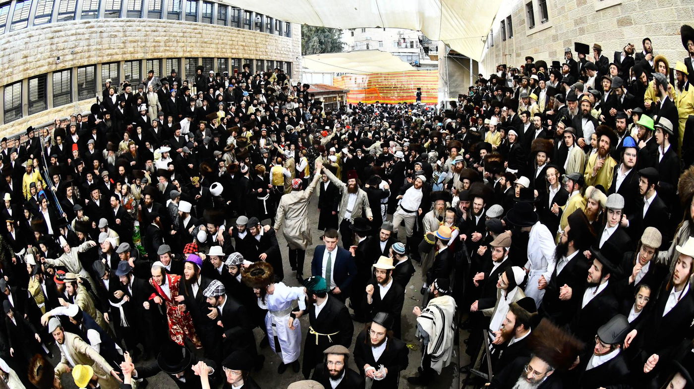 פורים בצל הגה"צ רבי יעקב מאיר שכטר