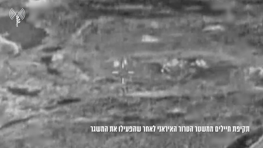 תיעוד מתקיפת משגר טעון עם טילים המיועדים לפגיעה בכלי טיס וחיילים מהמשטר שהפעילו את המשגר