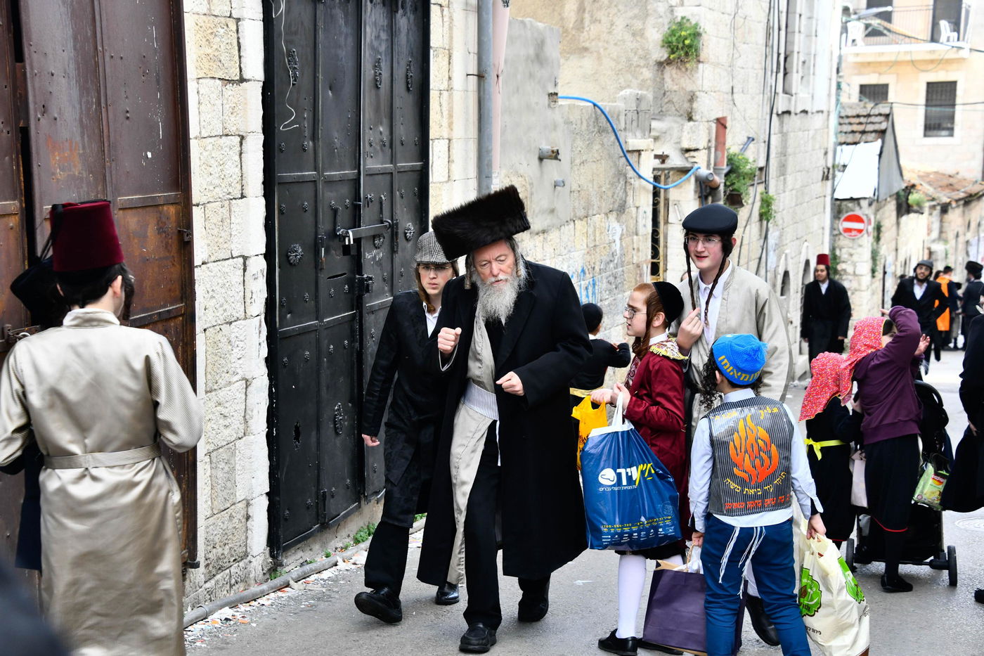 שושן פורים ברחובות ירושלים