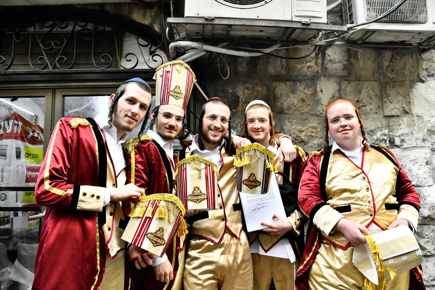 שושן פורים ברחובות ירושלים