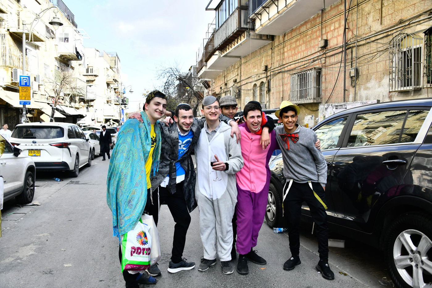 שושן פורים ברחובות ירושלים