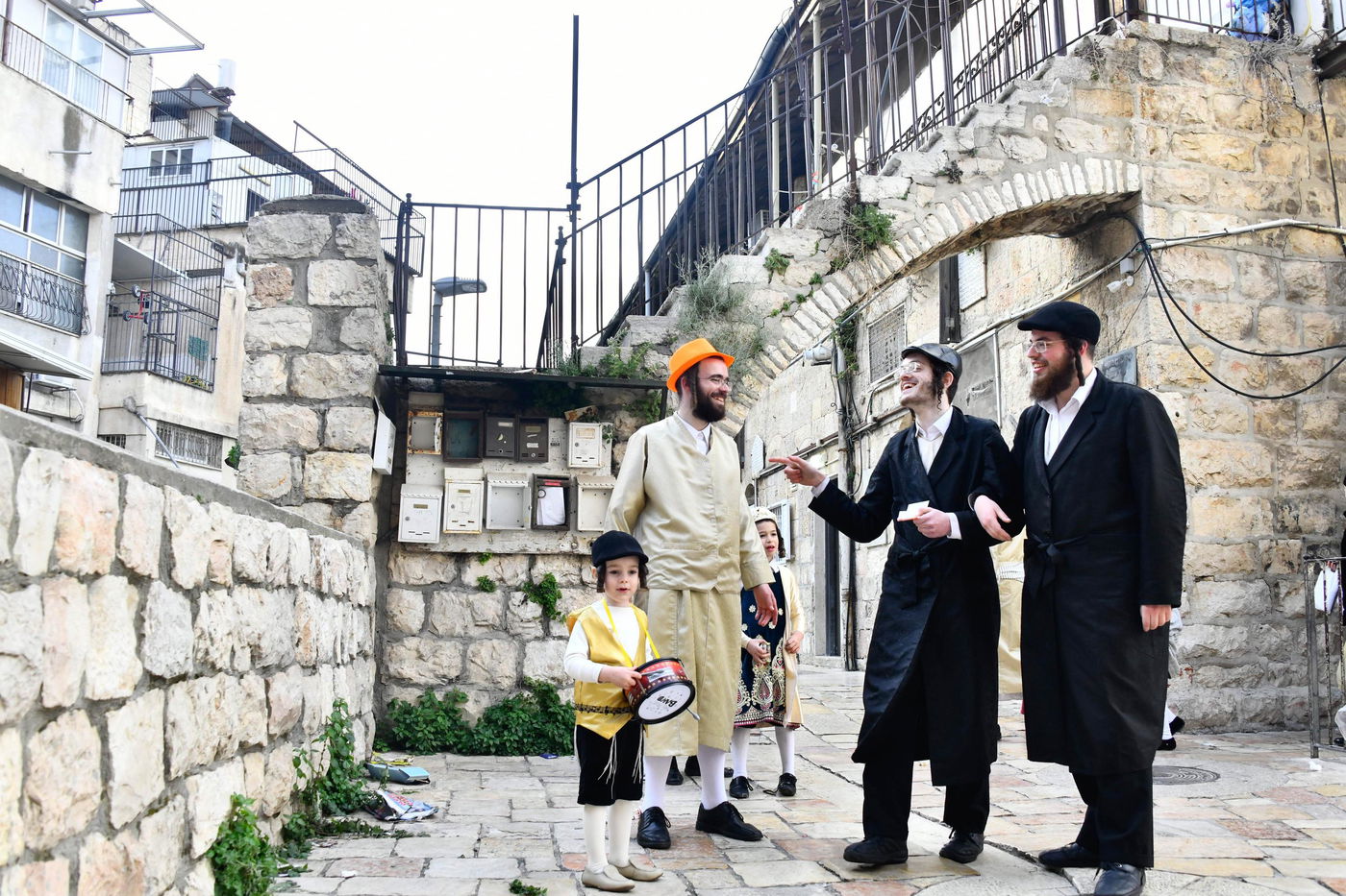 שושן פורים ברחובות ירושלים