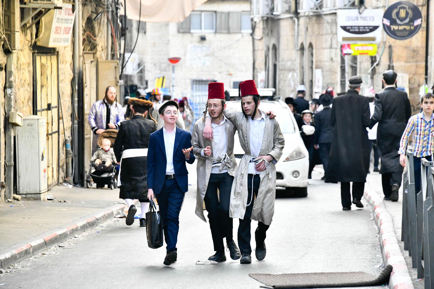 שושן פורים ברחובות ירושלים