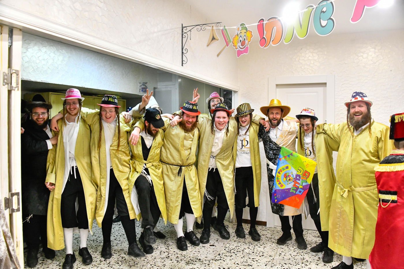 שושן פורים ברחובות ירושלים