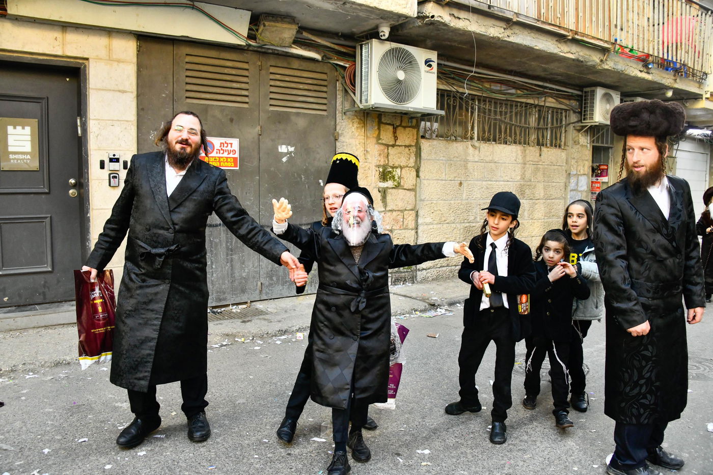 שושן פורים ברחובות ירושלים