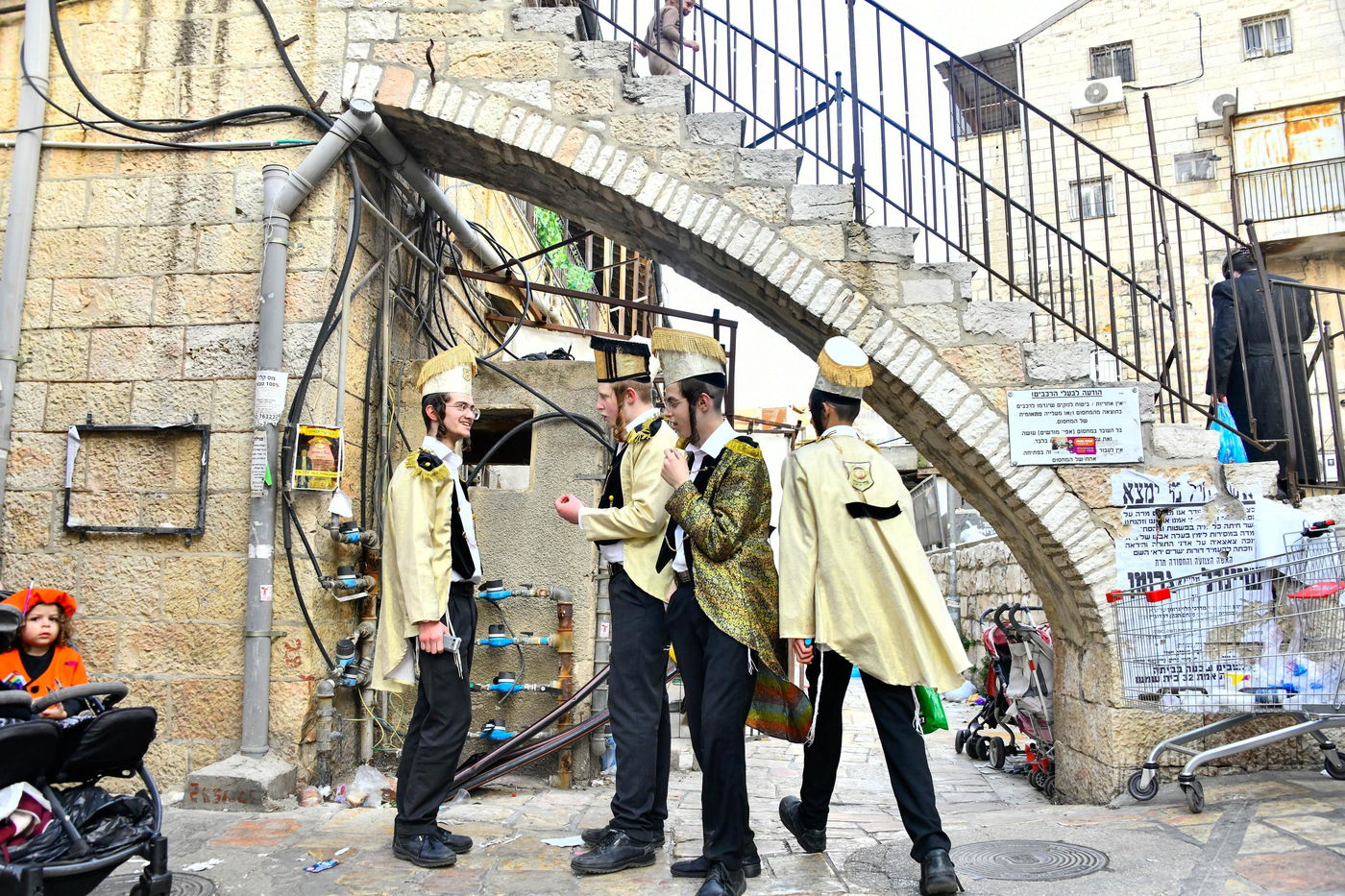 שושן פורים ברחובות ירושלים