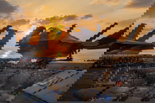 מטוס אמריקני על נושאת מטוסים